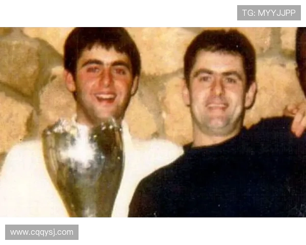 马丁内斯在足球界的崛起与成就探讨及其对未来的影响分析